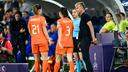 Andries Jonker brings Damaris Egurrola and Caitlin Dijkstra, but knows that the match against France has already been lost.